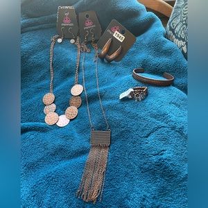 NEW Bundle of 5 copper Paparazzi pieces.